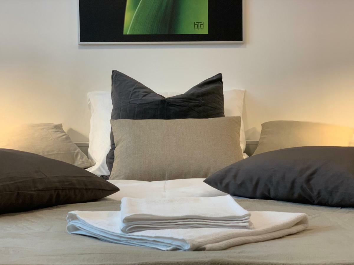 Ap 1 - Apartments 4U Brezinova "Overnight Simply" Hradec Králové 외부 사진