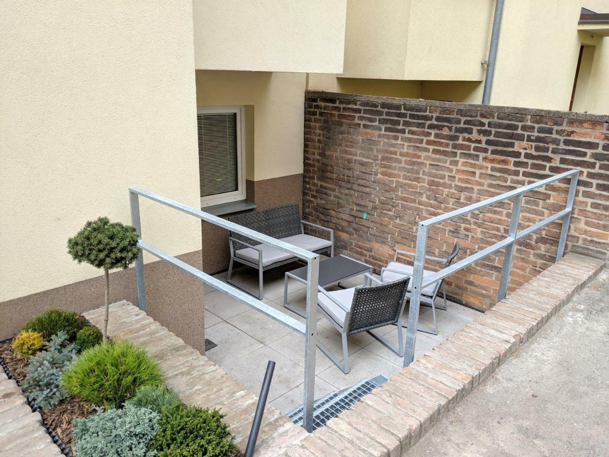 Ap 1 - Apartments 4U Brezinova "Overnight Simply" Hradec Králové 외부 사진