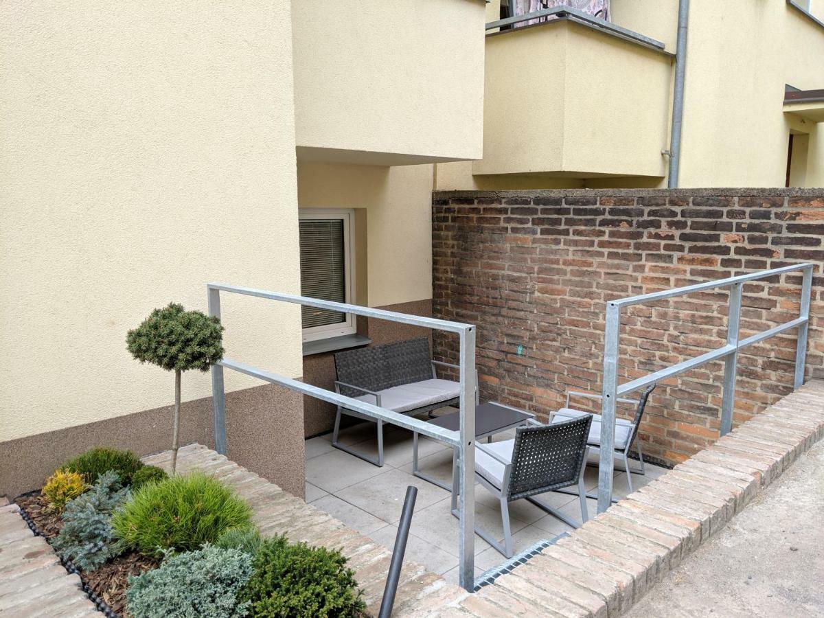 Ap 1 - Apartments 4U Brezinova "Overnight Simply" Hradec Králové 외부 사진
