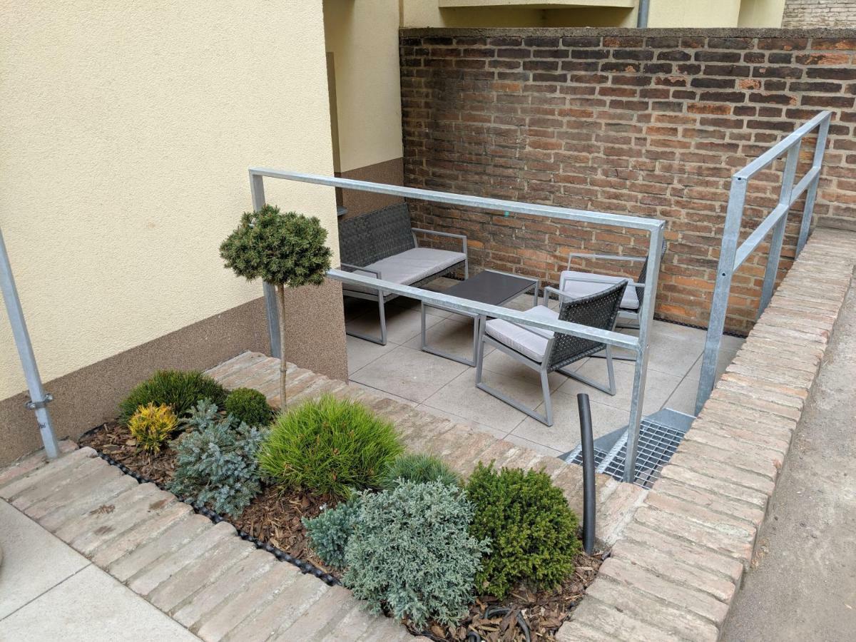 Ap 1 - Apartments 4U Brezinova "Overnight Simply" Hradec Králové 외부 사진