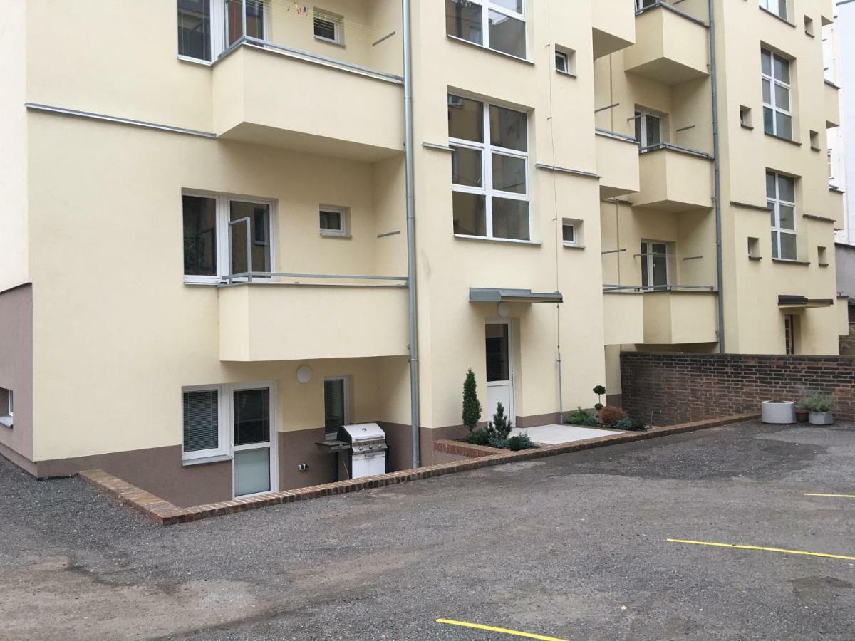 Ap 1 - Apartments 4U Brezinova "Overnight Simply" Hradec Králové 외부 사진