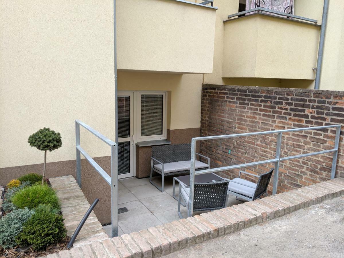 Ap 1 - Apartments 4U Brezinova "Overnight Simply" Hradec Králové 외부 사진